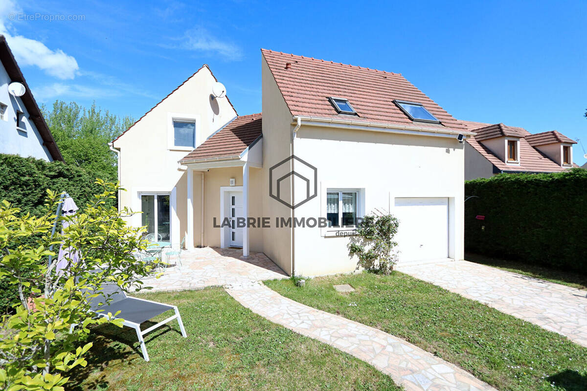 Maison à VILLECRESNES