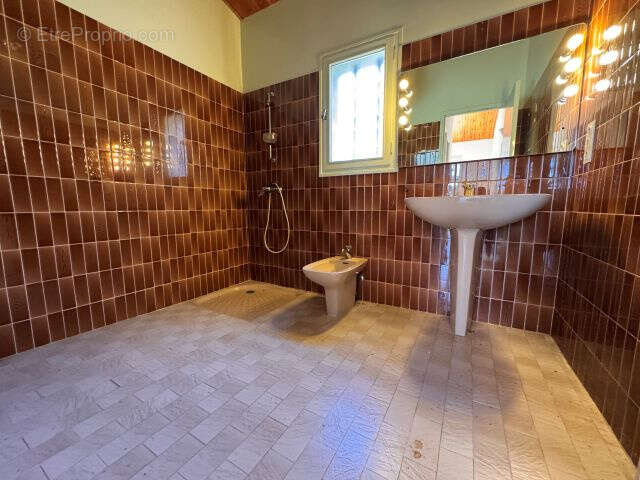 Maison à LA TOUR-D'AIGUES