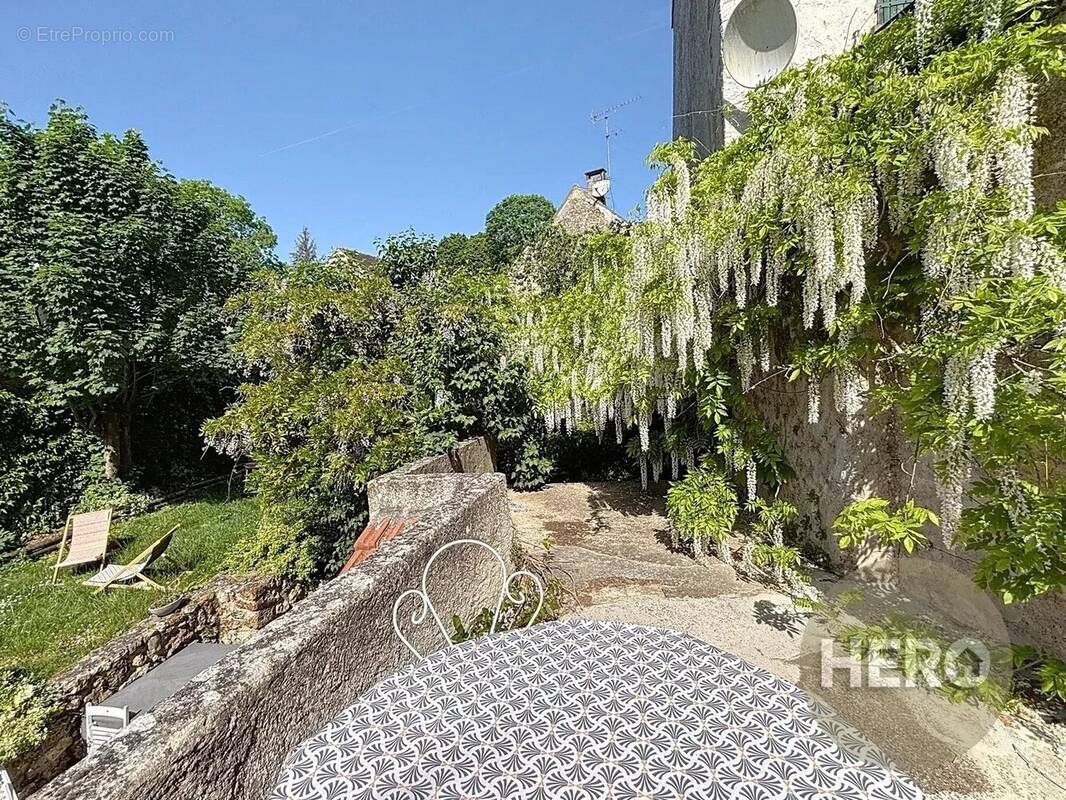 Maison à NEAUPHLE-LE-CHATEAU