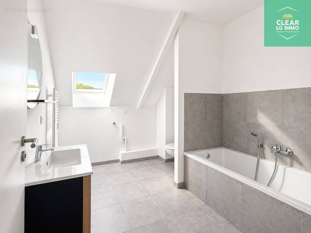 Appartement à SEMECOURT