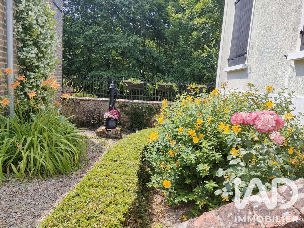 Maison 60 m² à Saint-Georges-De-La-Couee  - photo 8