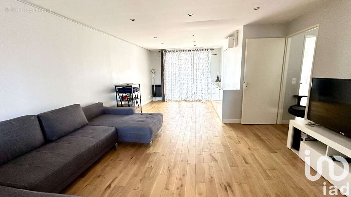 Photo 2 - Appartement à COURBEVOIE