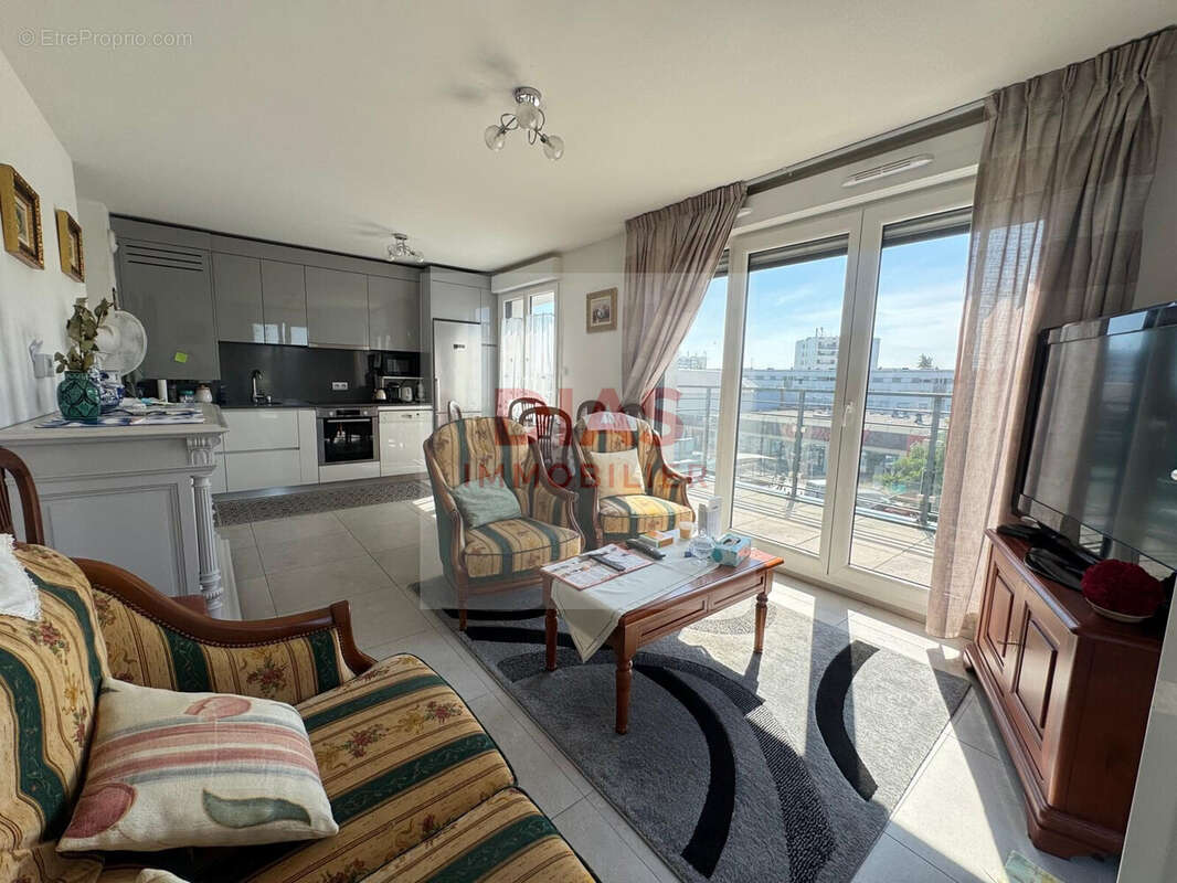 Appartement 65 m² à Pontault-Combault  - photo 2