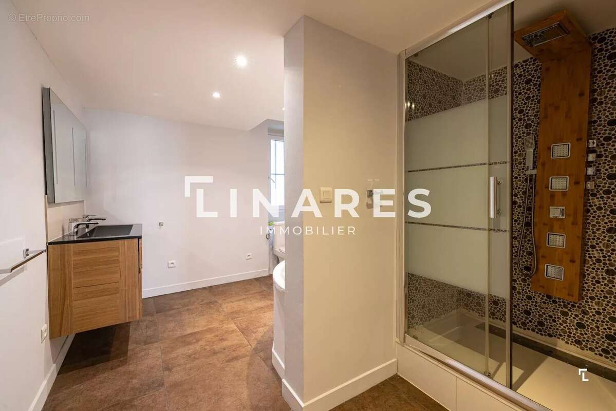 Appartement à MARSEILLE-6E