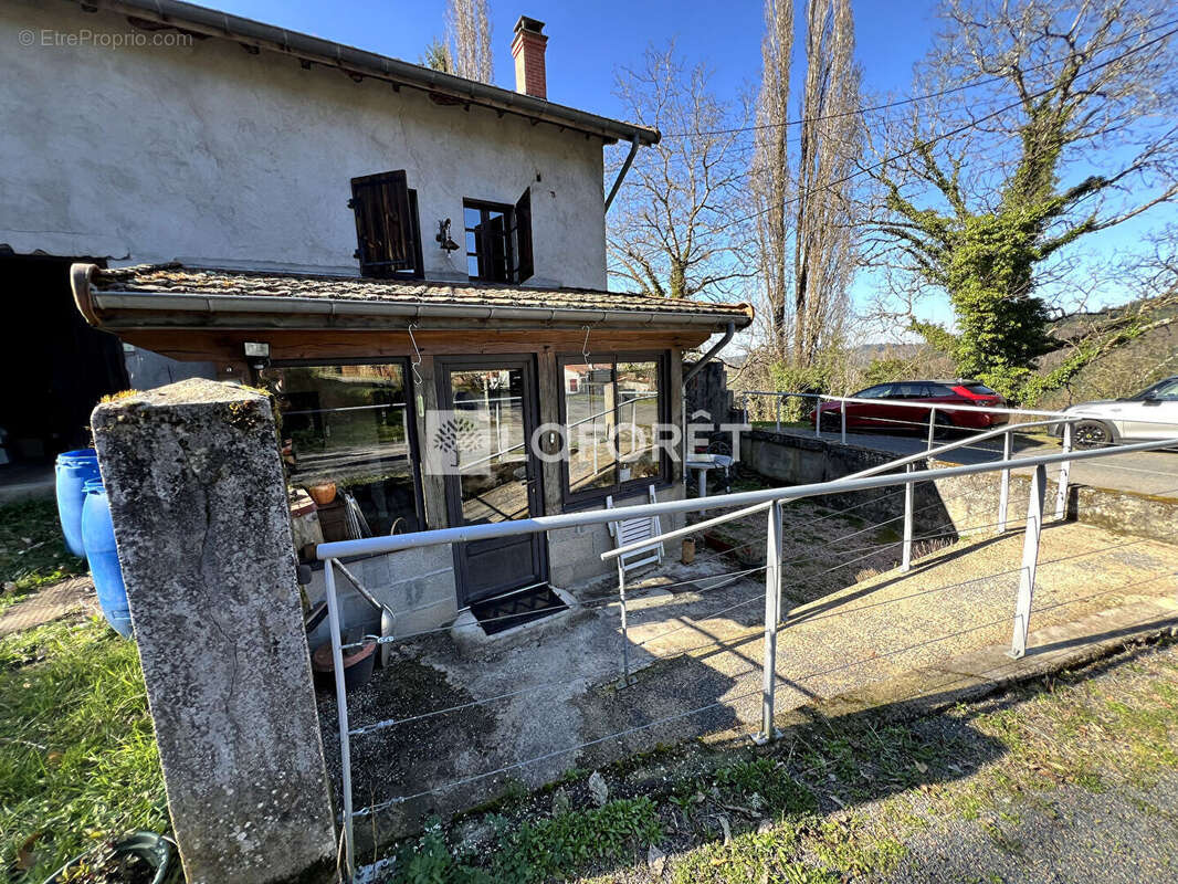 Maison à SAINT-BONNET-DES-QUARTS