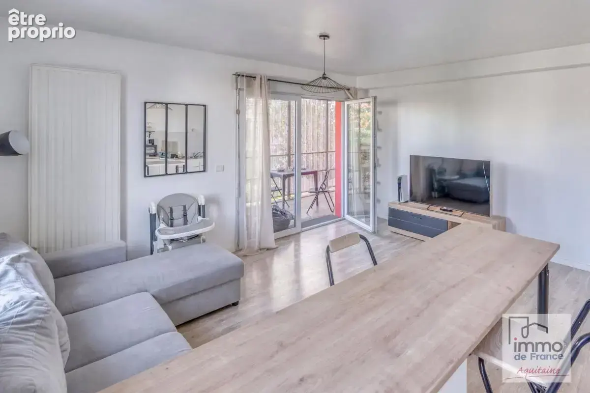 T3 VENDU LOUE  avec terrasse & parking - photo 4