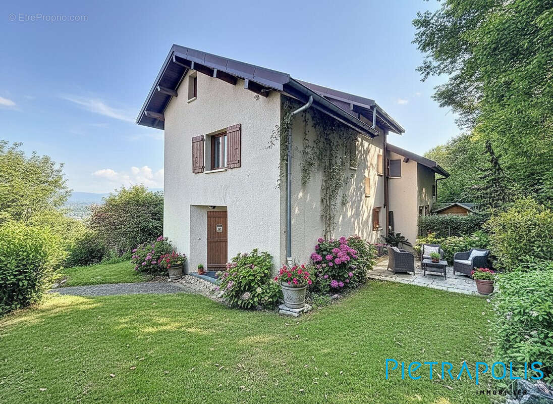 Maison à THOIRY