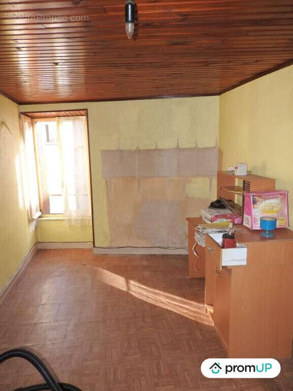 Maison à VERNET-LA-VARENNE