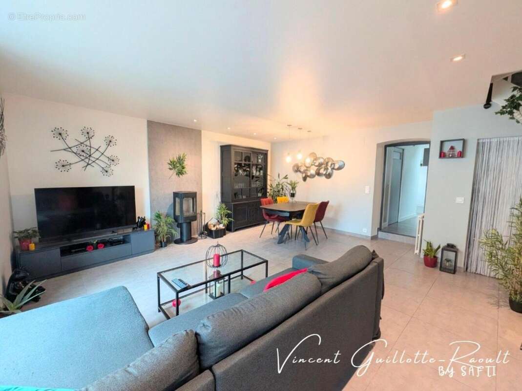 Maison 102 m² à Saint-Leger-Les-Vignes  - photo 2