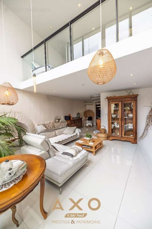 Lambesc - maison - 250m² - 3 chambres - piscine - 750 000  - photo 13