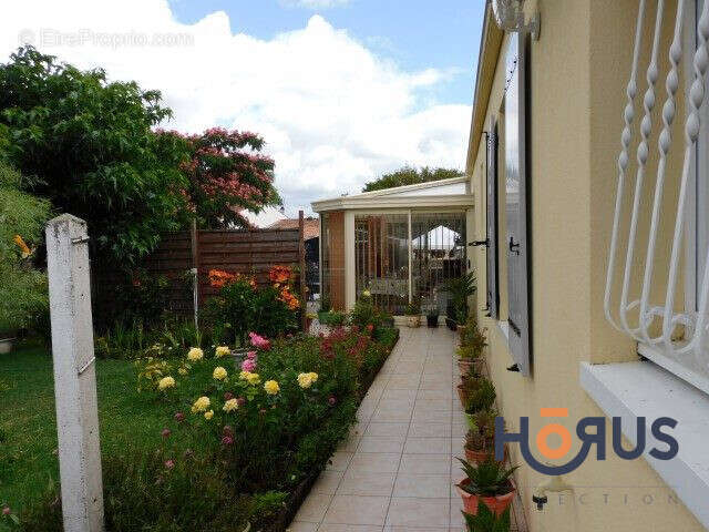Maison 110 m² à Saint-Sornin  - photo 4