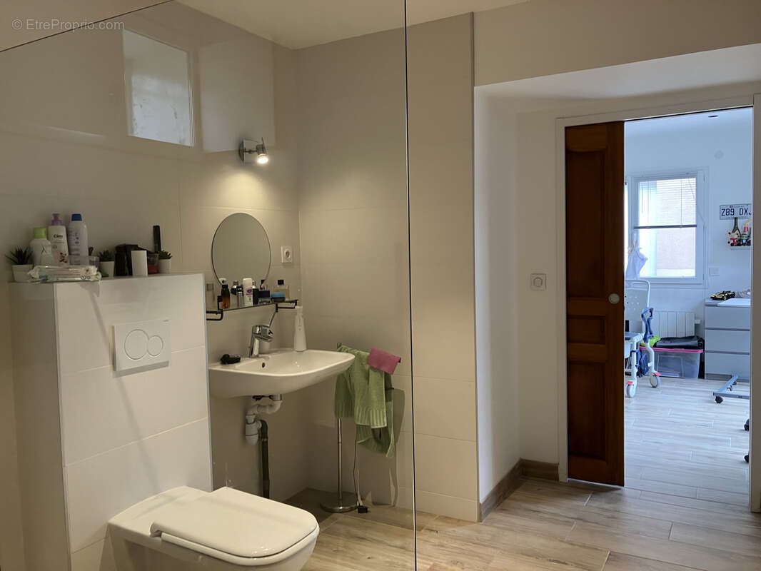 Maison à SAINT-GENIS-LES-OLLIERES