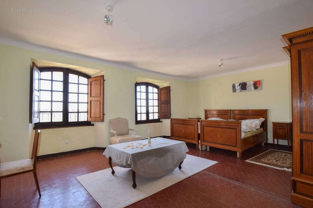 Maison à AIGUINES