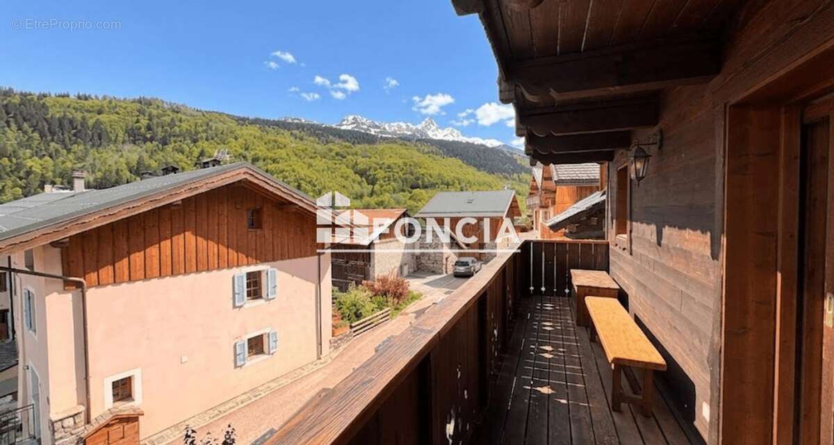 Maison à LES ALLUES