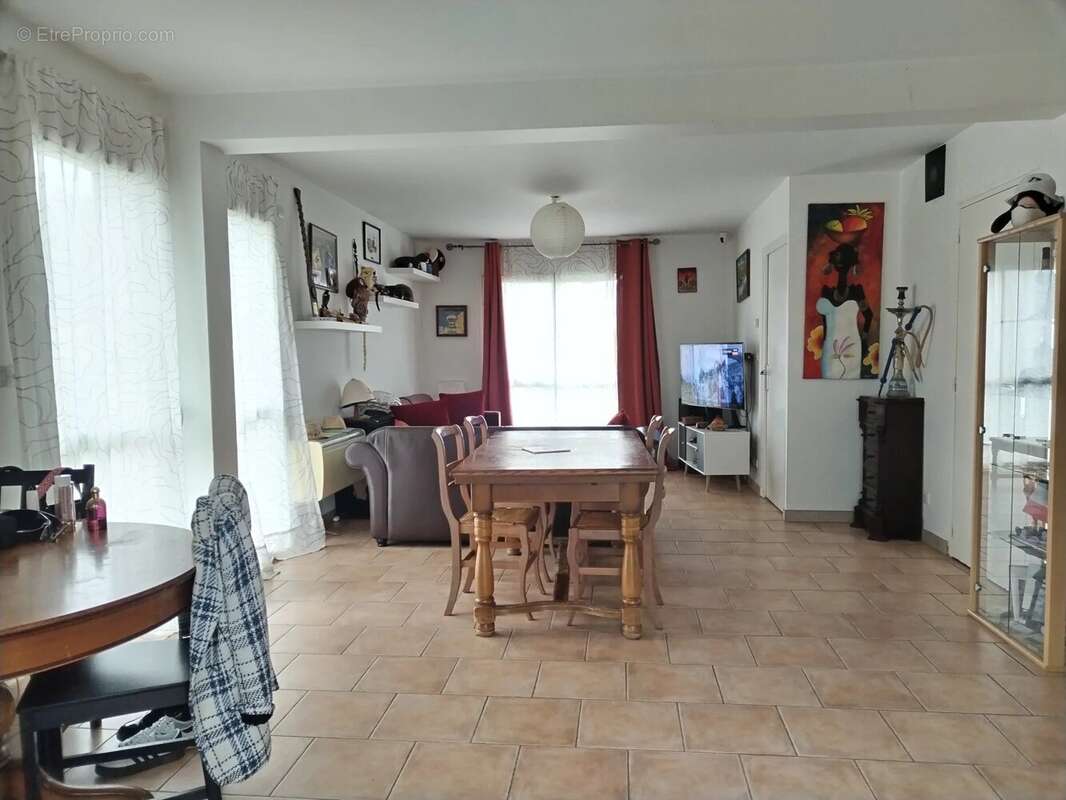 Maison à EGREVILLE