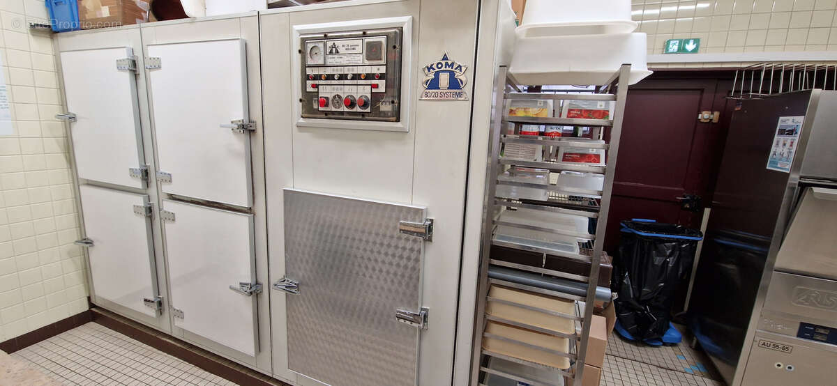 Commerce à PONT-DU-CHATEAU