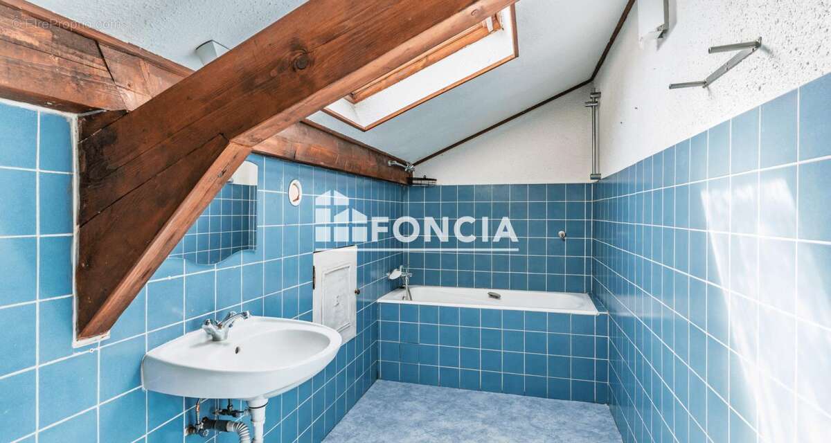 Appartement à CHATEL-SAINT-GERMAIN