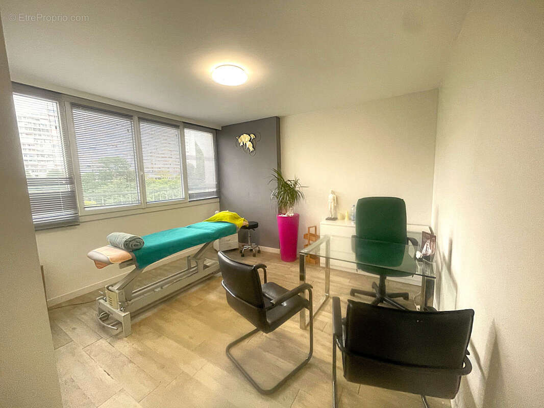 Commerce à MARSEILLE-9E