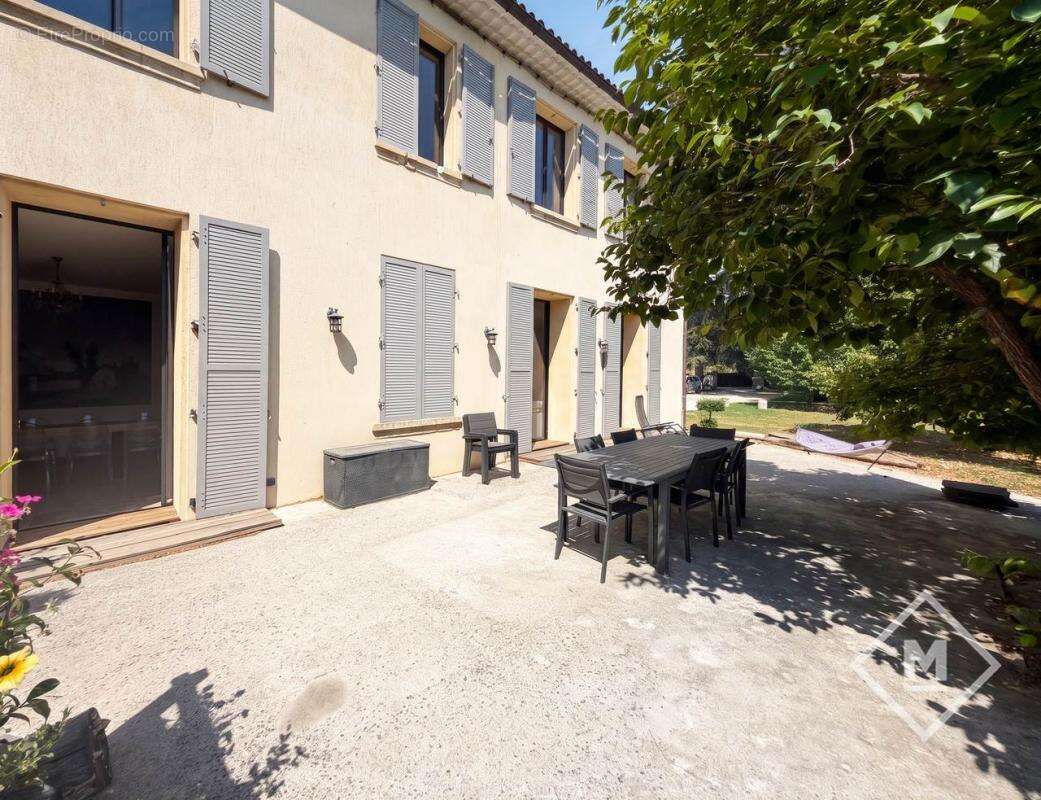 Ancien corps de ferme du XVIIᵉ siècle – 256 m² sur 5 000 m² de parc arboré - photo 4