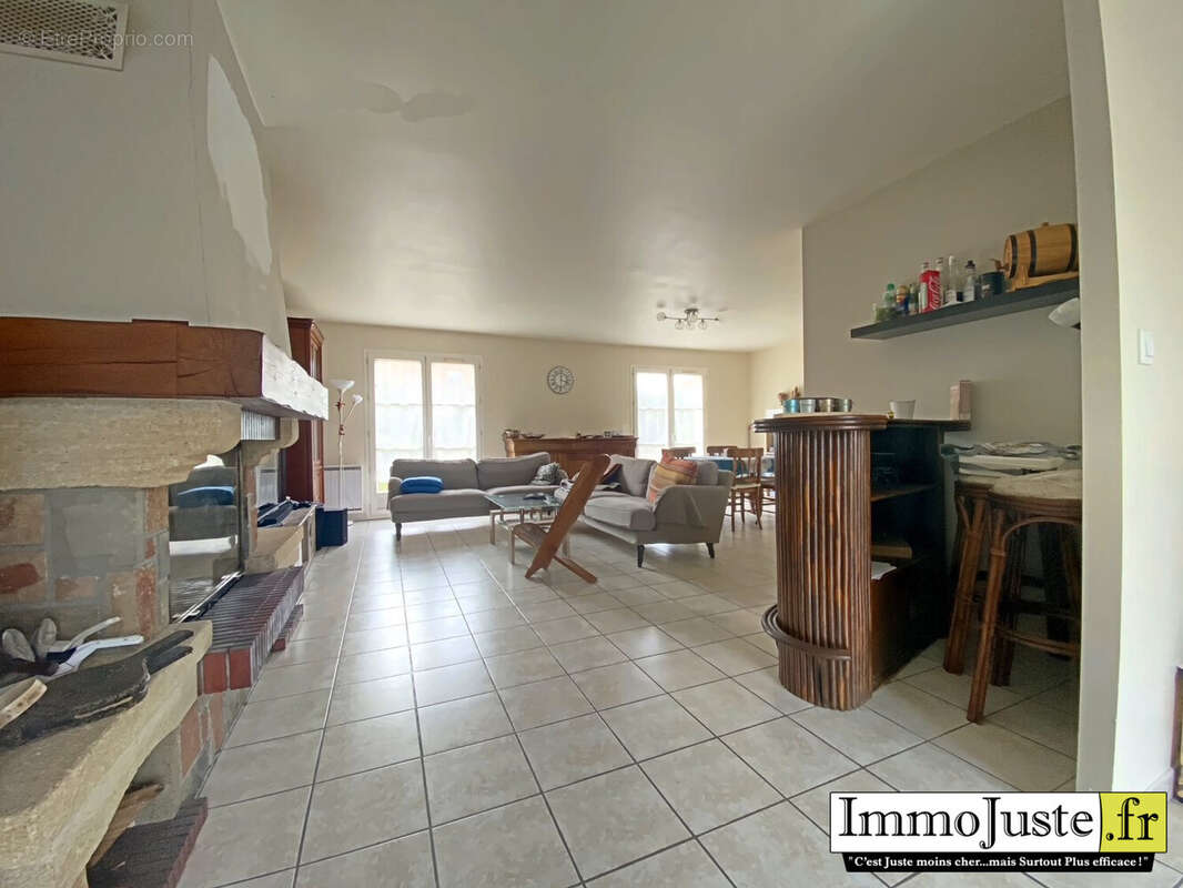 Maison 148 m² à Montfort-L'amaury  - photo 7