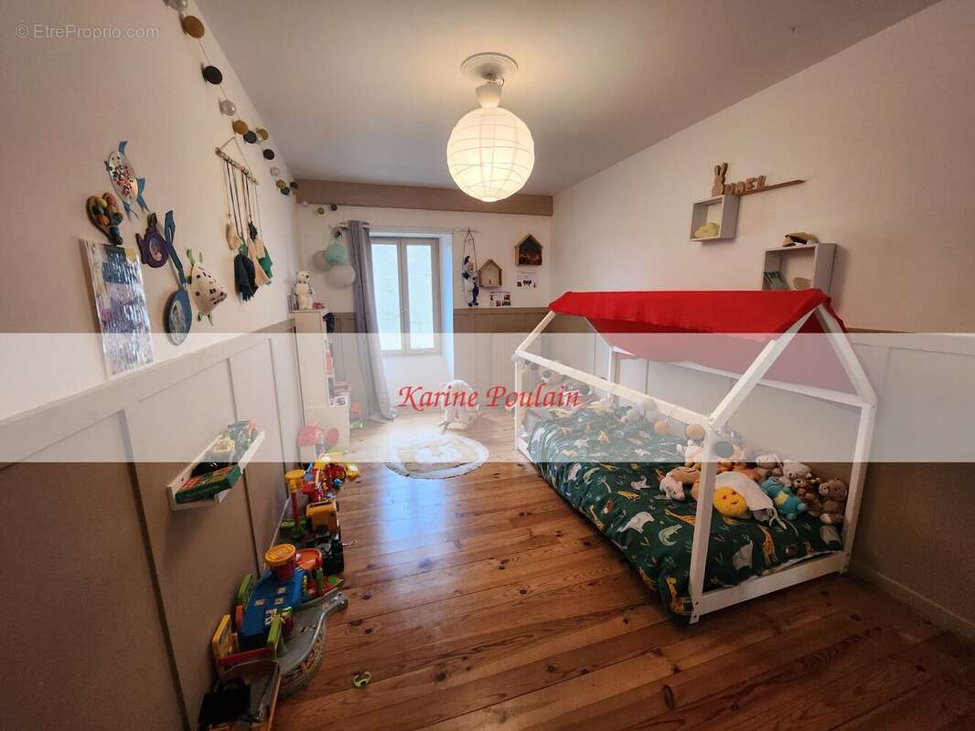 Maison à AMBARES-ET-LAGRAVE