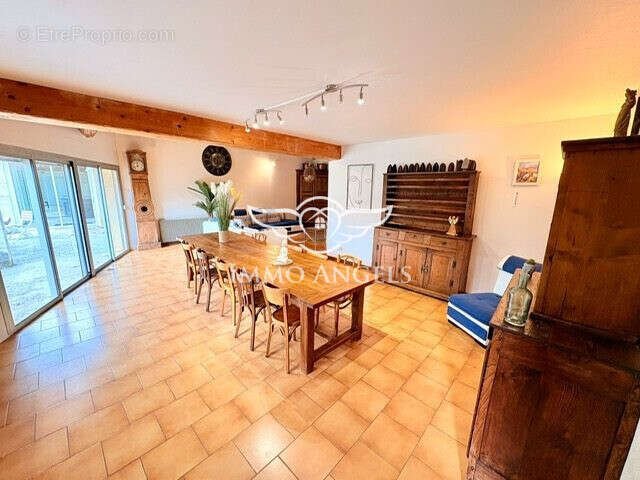 Maison à VALREAS