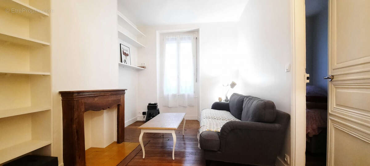 Appartement à PARIS-20E