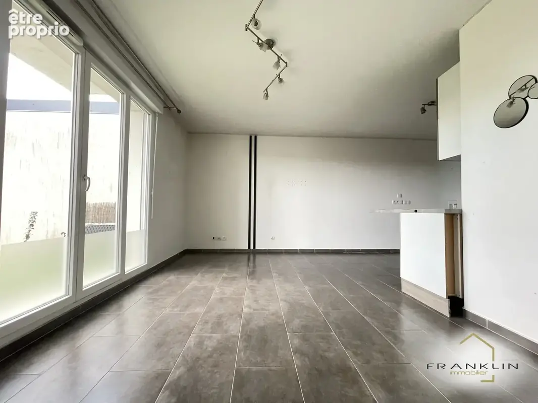 Mitry-le-neuf - appartement f2, avec 60m2 de jardin, construction 2016 - photo 2