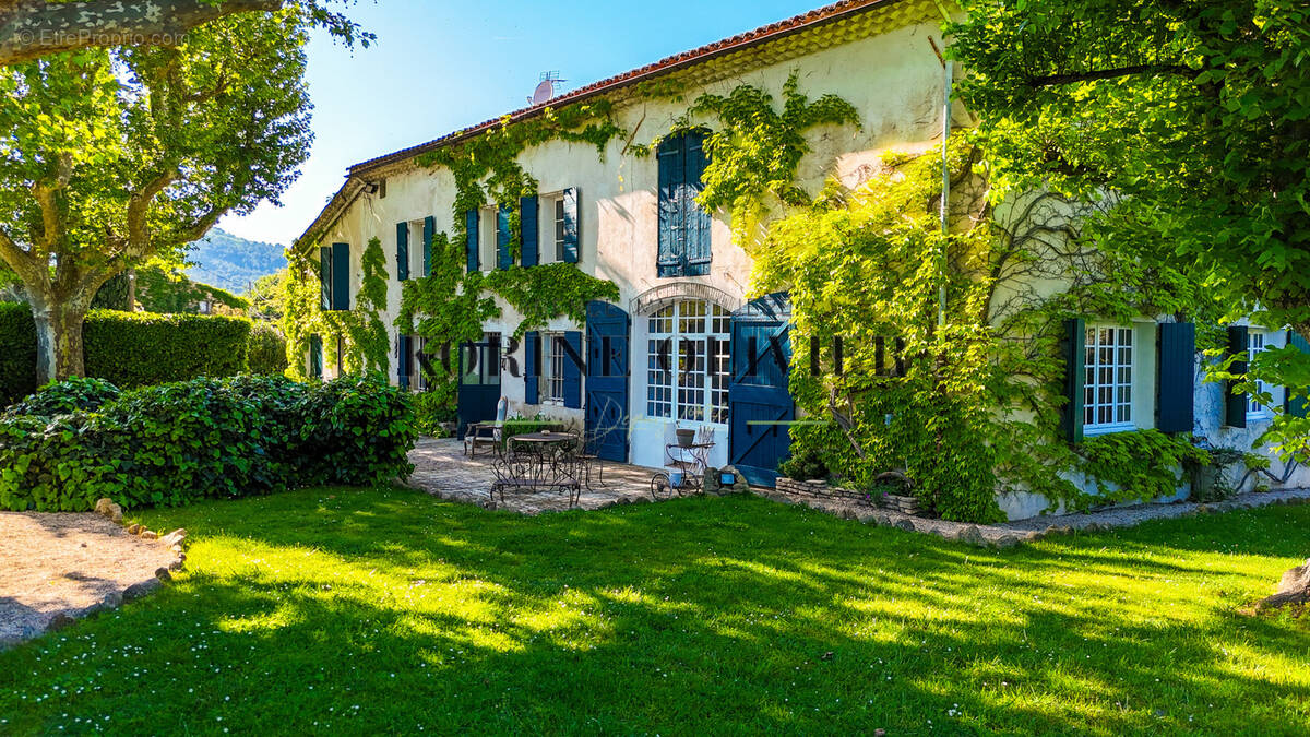 Maison à LE PUY-SAINTE-REPARADE