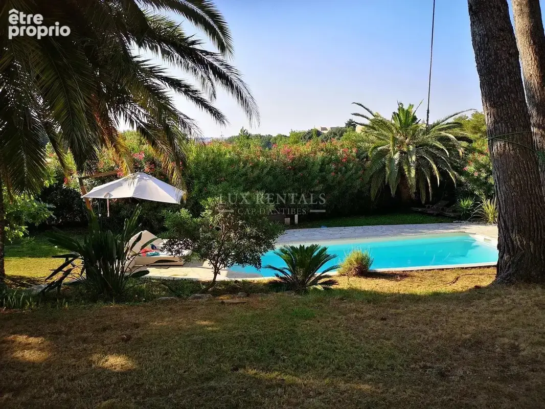 Villa en vente à Antibes dans un quartier résidentiel - photo 6