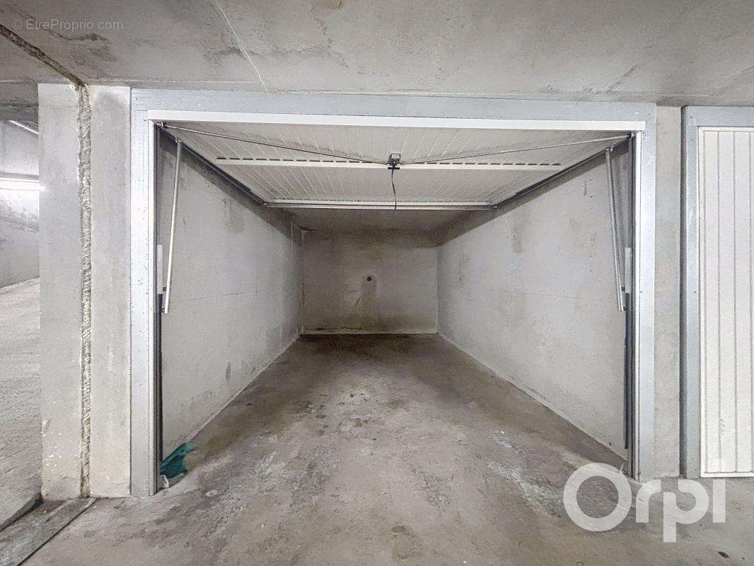 Parking à ANNEMASSE