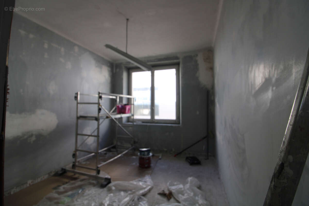 Commerce à SAINT-MARTIN-DE-VALGALGUES