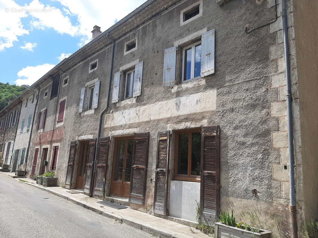 Maison à ALBON-D&#039;ARDECHE