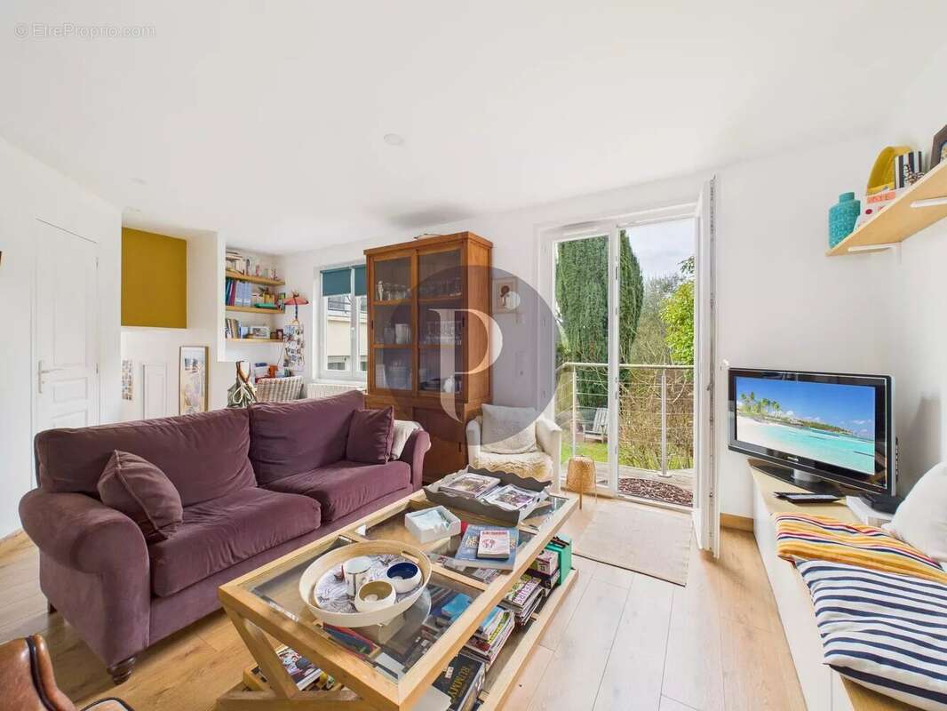 Maison à VERRIERES-LE-BUISSON