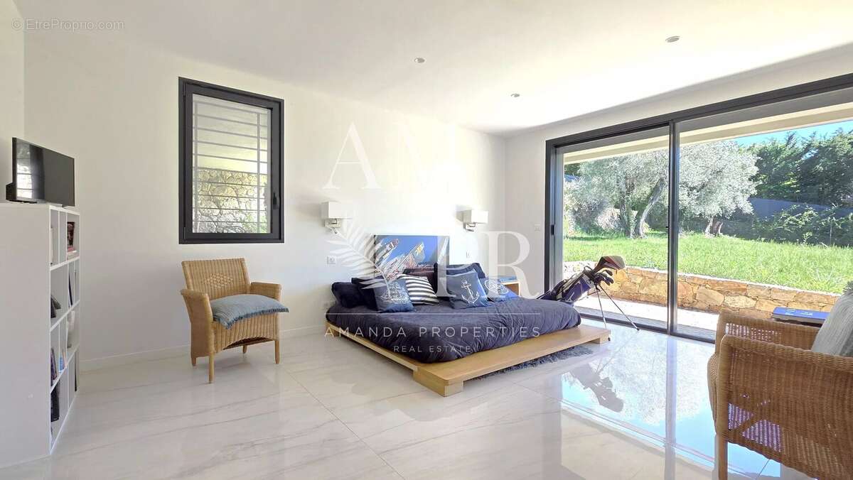 Maison à MOUGINS