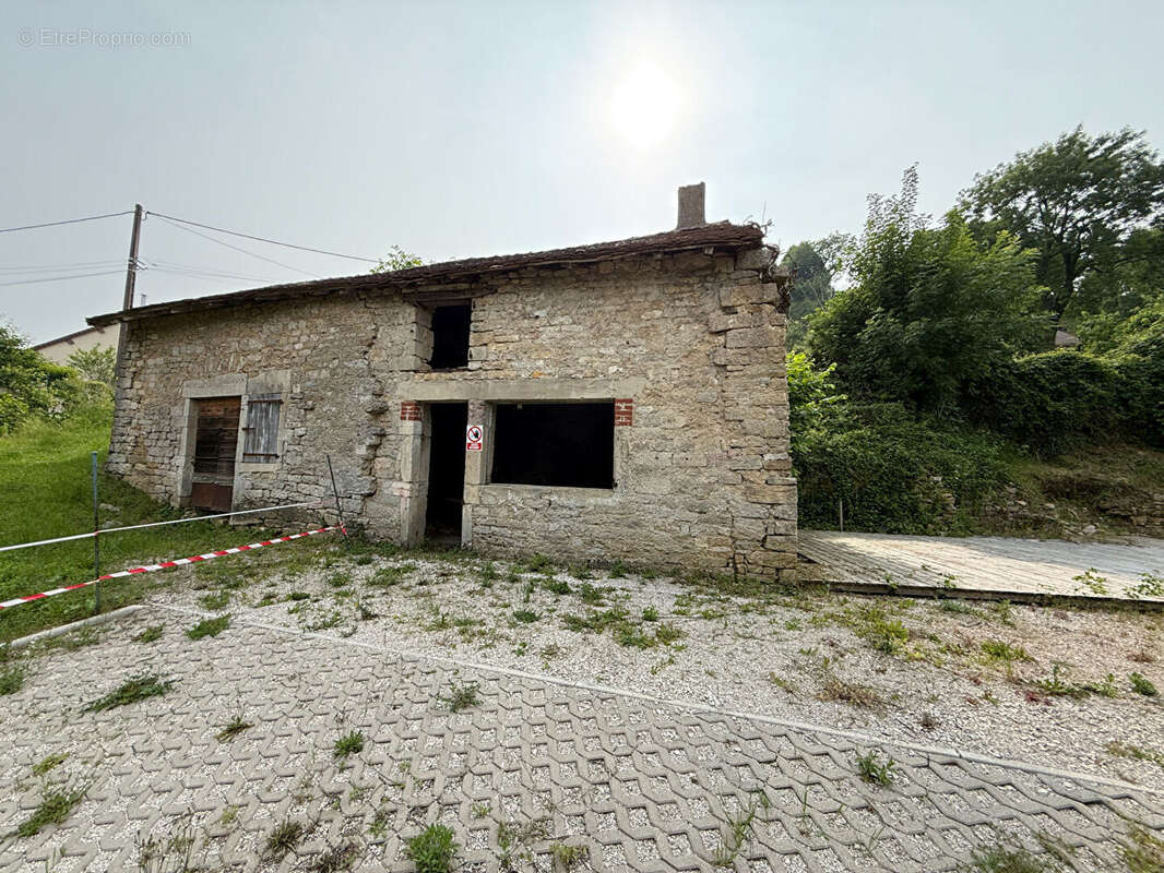 Maison à LONS-LE-SAUNIER