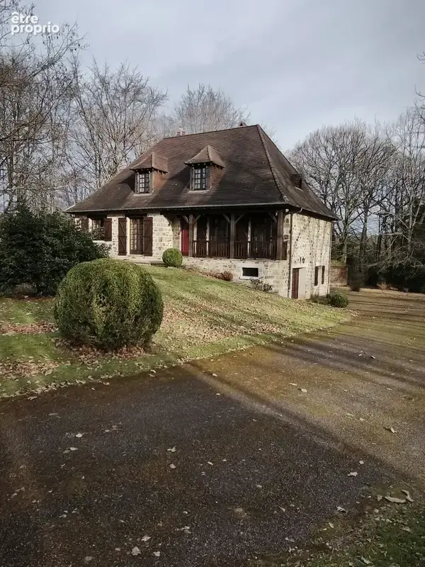 Maison de caractère sur parc de 9700m2 - photo 2