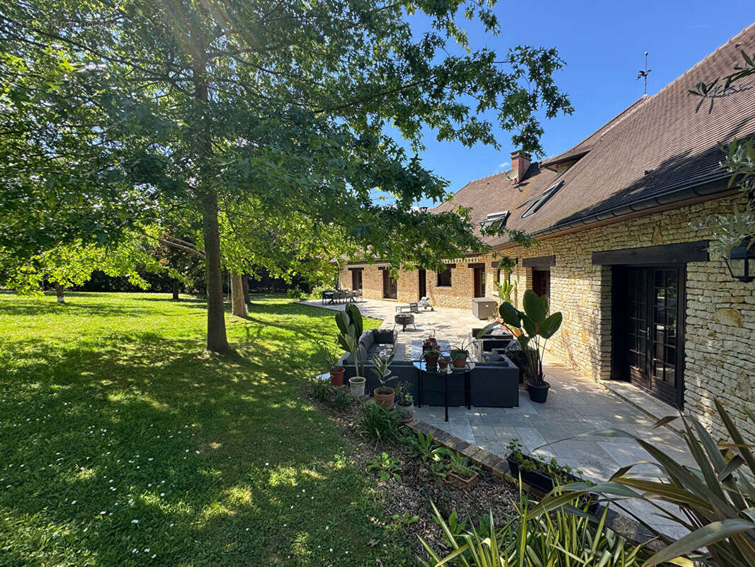 Maison à LES MESNULS