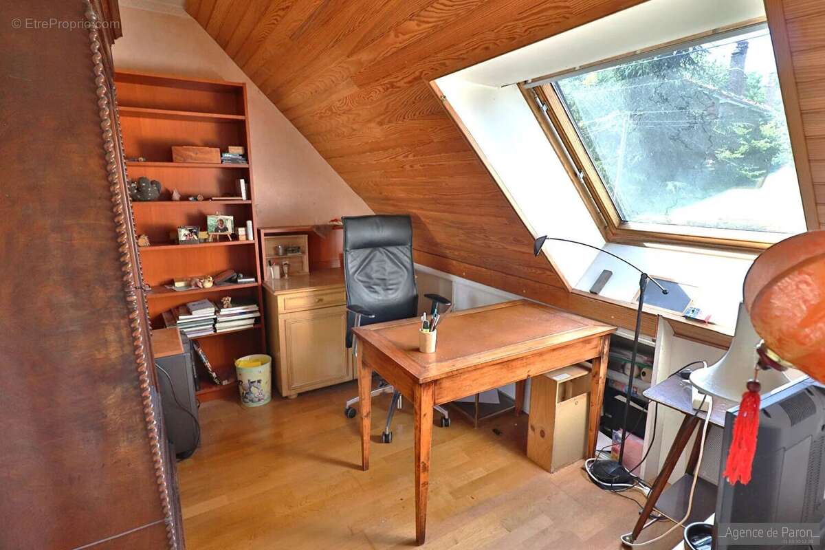 Maison à VERRIERES-LE-BUISSON