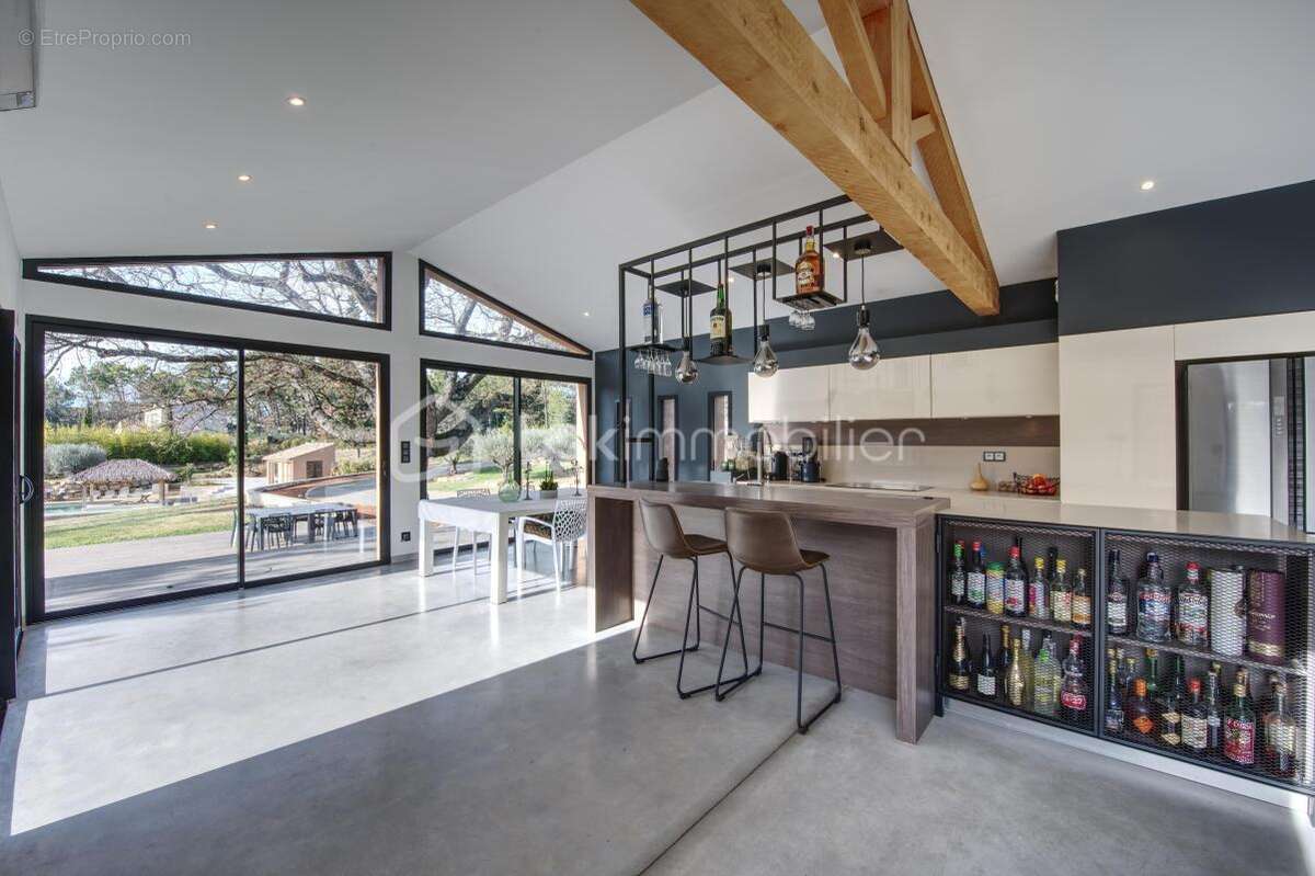 Maison à UCHAUX