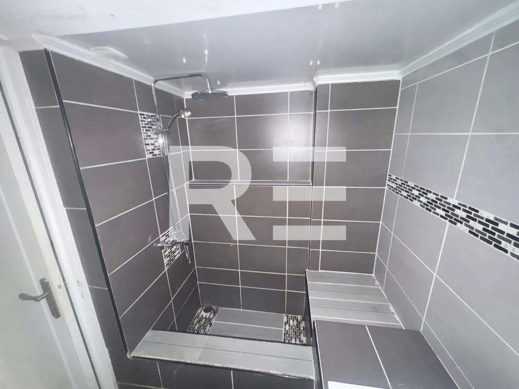 Appartement T3 49M2 au Coeur de la ville de NIMES - photo 8