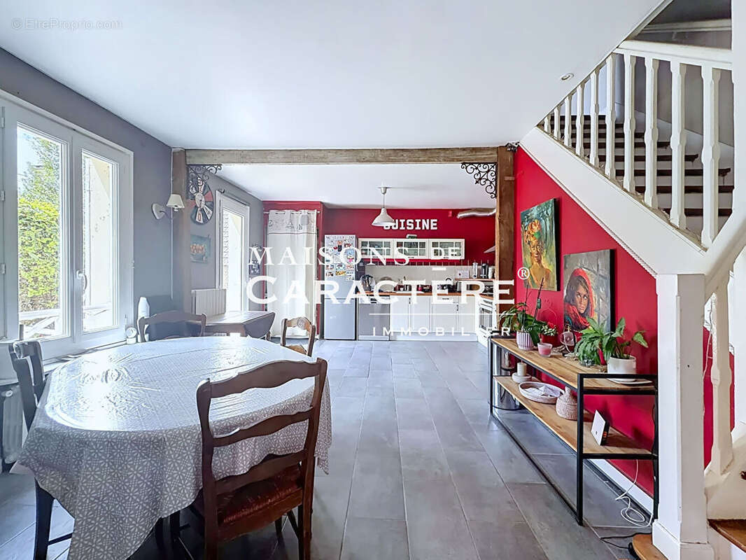 Rare : Maison ancienne atypique & Grange de 100m2 - Vernouillet - photo 2