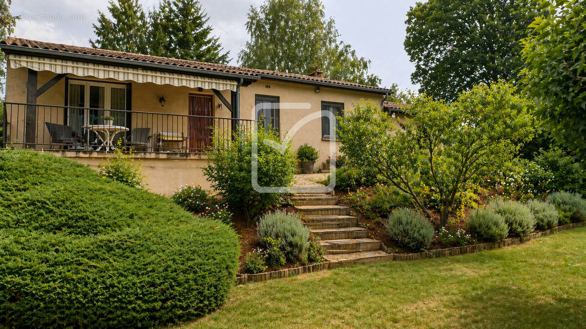 Maison à GOURDON