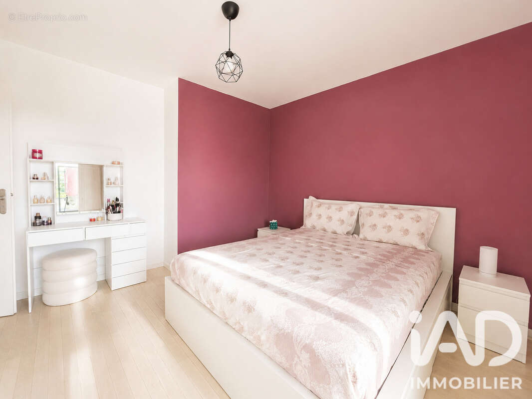 Appartement 60 m² à Acheres  - photo 7