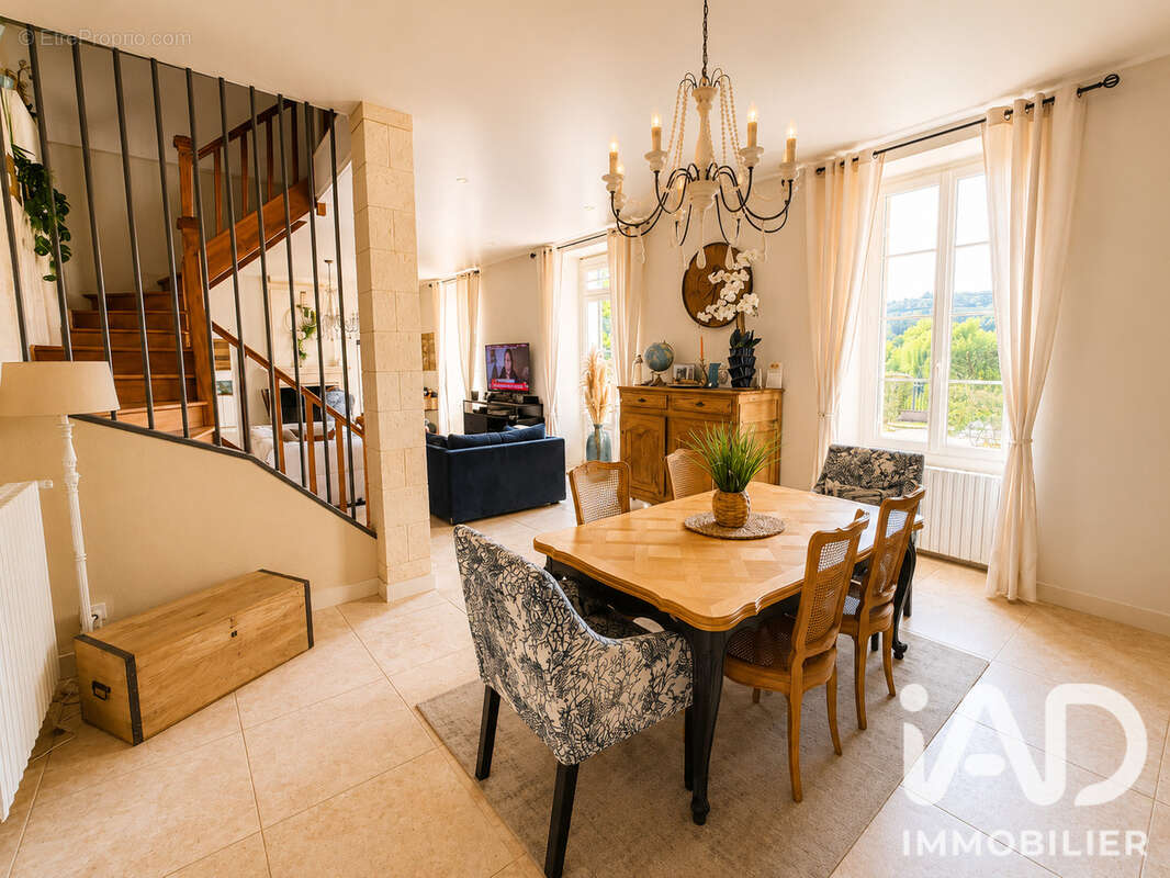 Maison 220 m² à Pineuilh  - photo 7