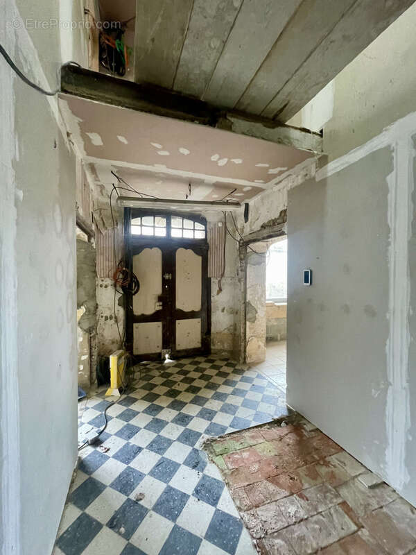 Bel immeuble de caractère à finir de rénover à Madiran - photo 18