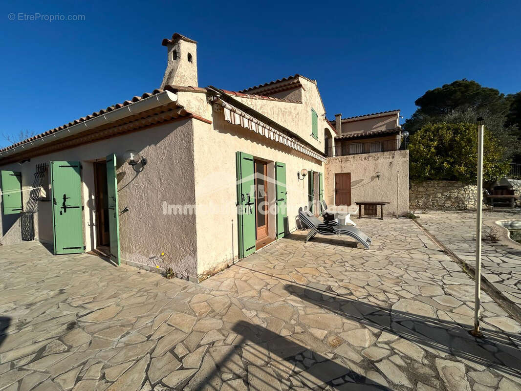 Maison à DRAP