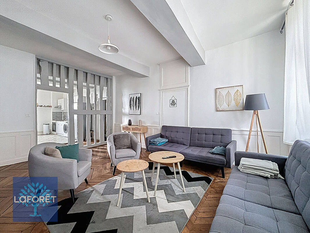 Appartement à FOUGERES