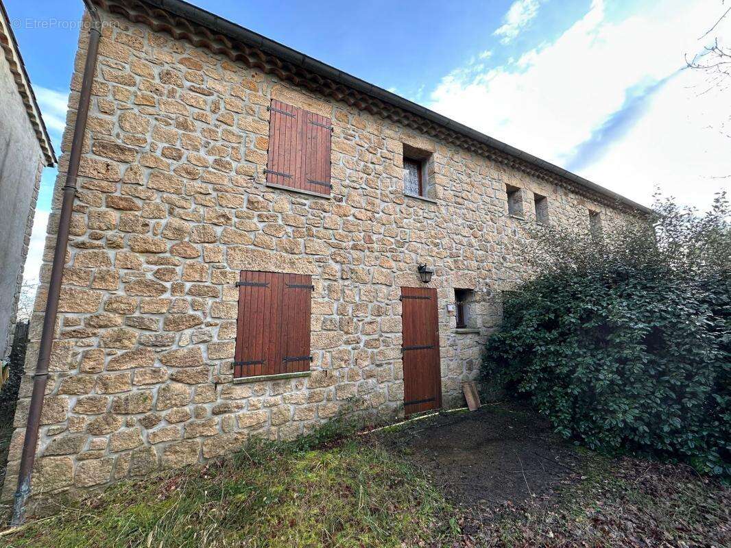 Maison à LABLACHERE