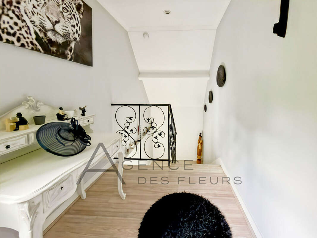 Maison à FRENEUSE